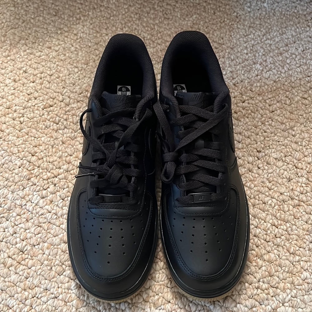 Nike Air Force 1 Black and Gum
